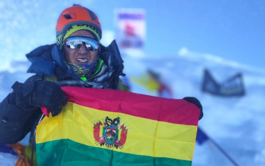 Hugo Ayaviri Cima Manaslu Séptima Montaña Ochomil Cumbre Andina