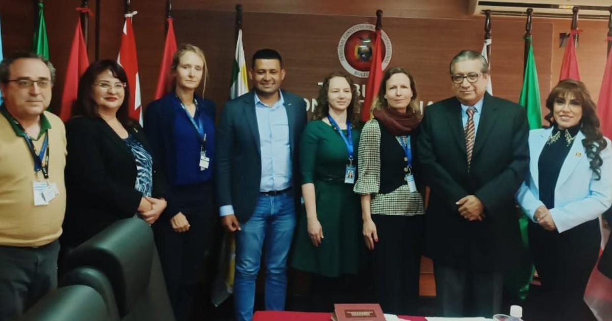 Tribunal Electoral se reúne con observadores y ratifica compromiso para garantizar balotaje