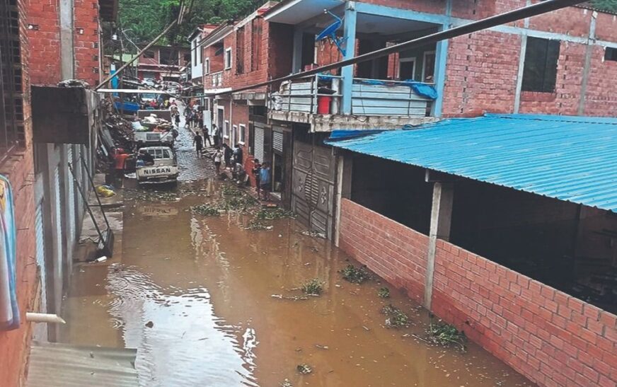 Minería Ilegal Provoca Inundaciones y Contaminación Devastadoras en La Paz