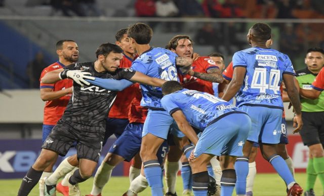 Fútbol Boliviano Presente en Cuatro Casas de Apuestas Estratégicas