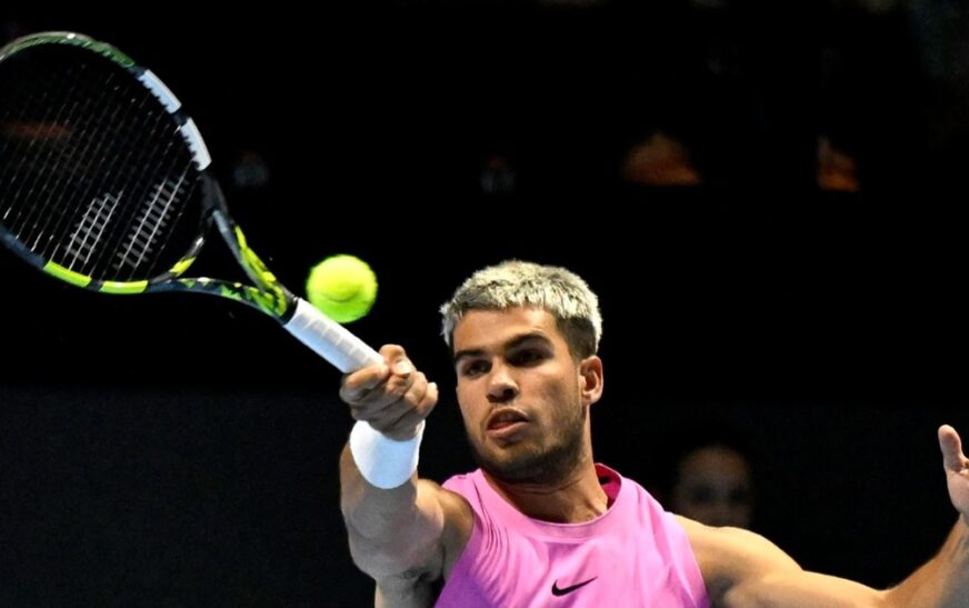 Alcaraz vence a Fritz y desafiará a Sinner en la final del Six Kings Slam