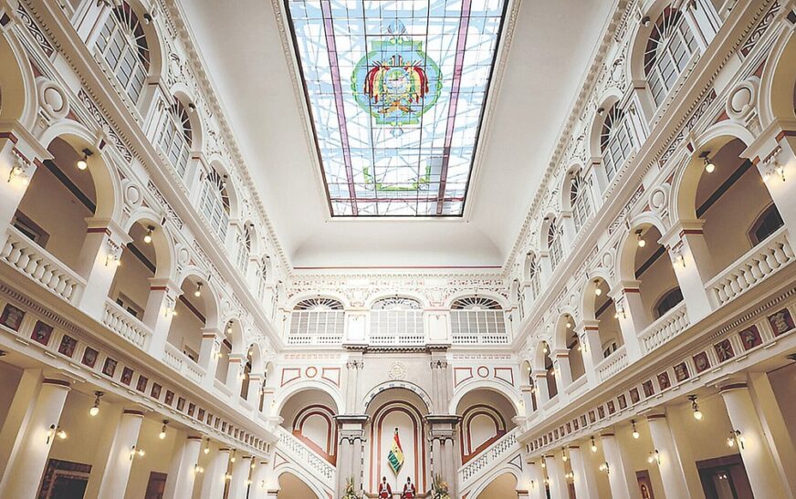 Bolivia elige presidente Bicentenario y concluye dos décadas de era política