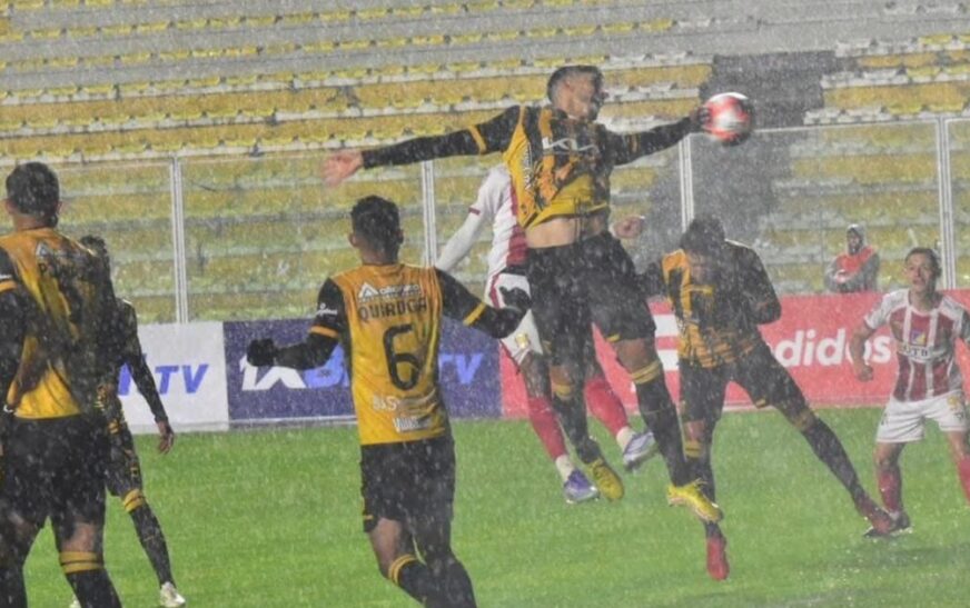 Independiente critica duramente el arbitraje tras perder contra The Strongest