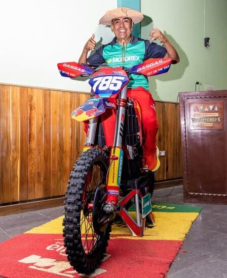 Piloto Fuentes triunfa en el Latino de Motocross categoría más de 40 años