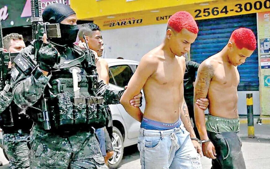 Megaoperativo contra el Comando Vermelho en Río de Janeiro resulta en 64 fallecidos y 81 arrestos clave