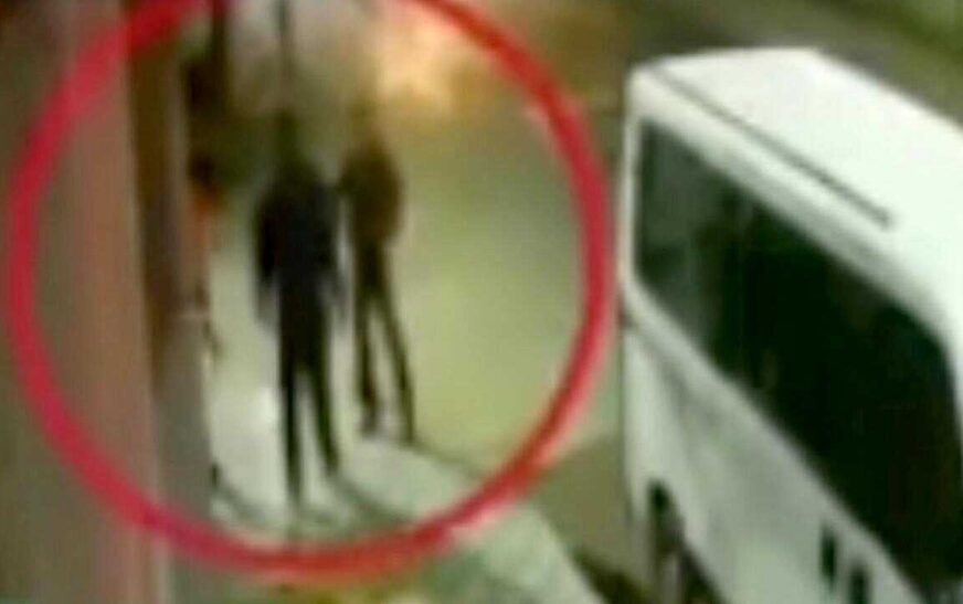 Anciano fallece tras agresión callejera agresor huye autoridades investigan