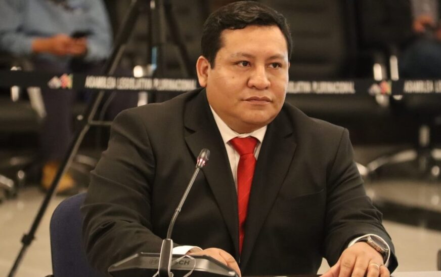 Baptista ordena auditar casos Russo y ministro de Justicia