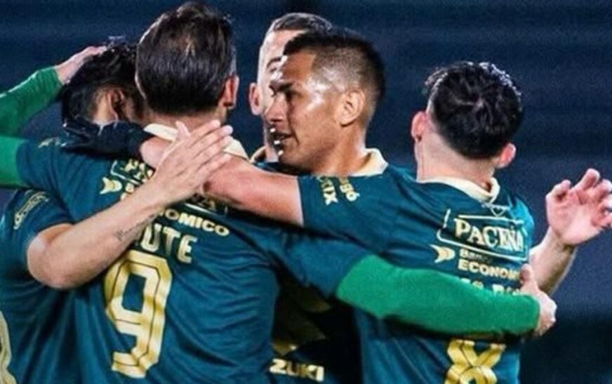 Bolívar golea a San Antonio en Cochabamba y avanza a semifinal de Copa Bolivia