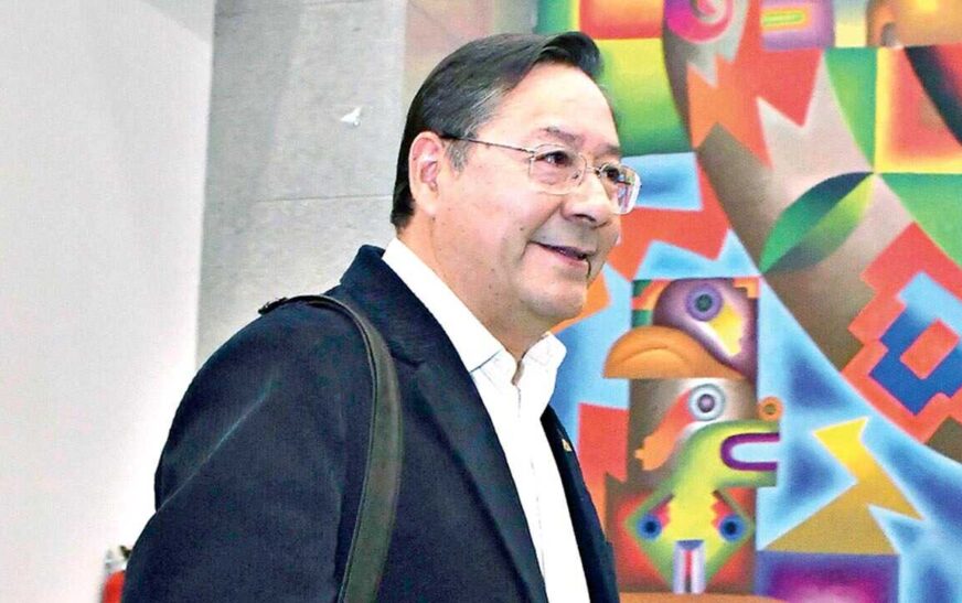 Gobierno de Arce revela funcionarios con sueldos de 15000 bolivianos sin título universitario