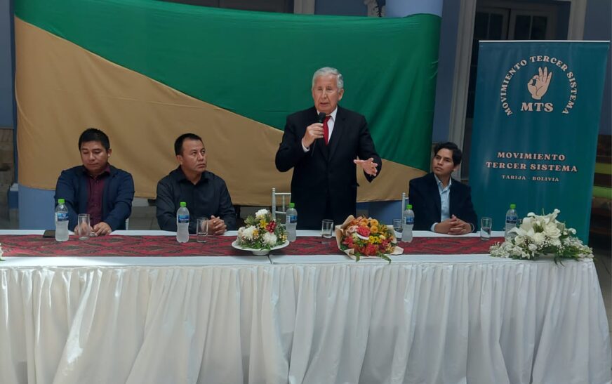 Movimiento Tercer Sistema presenta a Daniel Centeno como candidato a gobernador en Bolivia