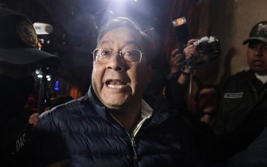 Luis Arce pasa primera noche aislado en San Pedro sector La Posta por protocolo COVID