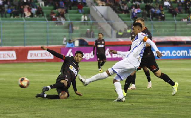 Gualberto Villarroel despide su gestión con goleada sobre la Universidad en La Paz
