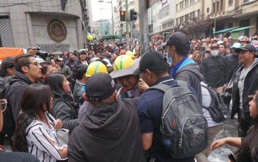 Fiscalía imputa a tres aprehendidos por manifestaciones en La Paz