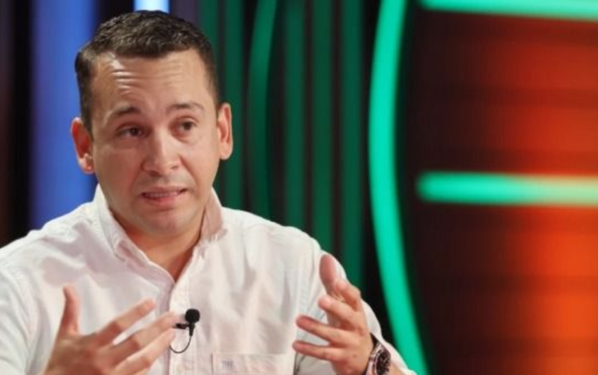 Romer Saucedo impulsa digitalización en 2026 y advierte sobre falta de recursos