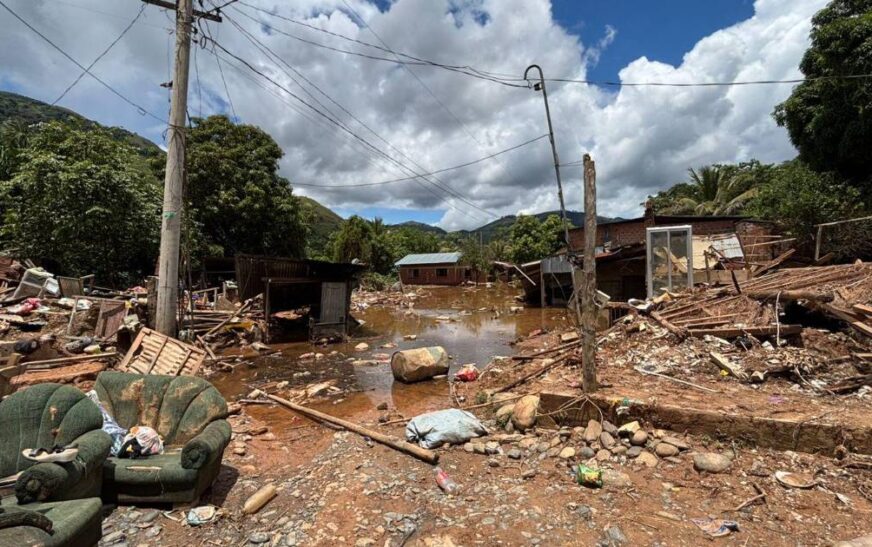 Inundación en Guanay La Paz afecta varias viviendas y autoridades advierten riesgos