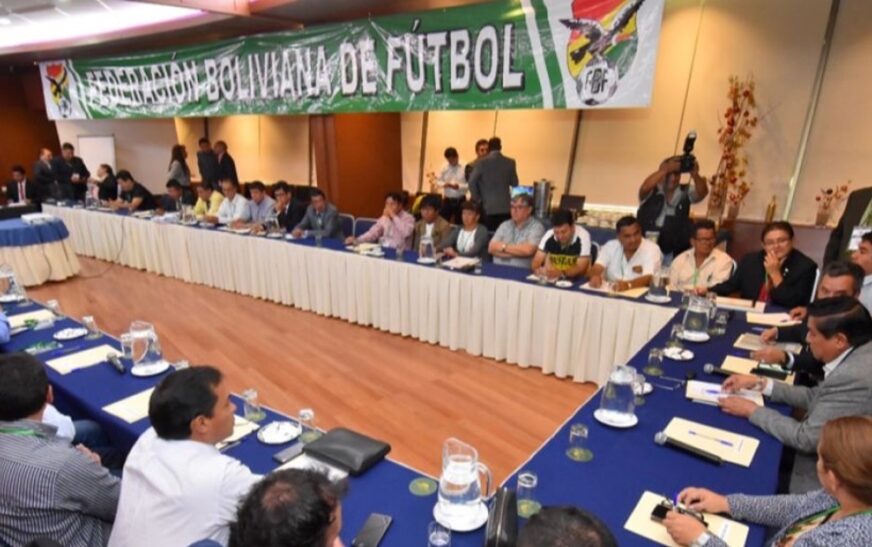 Federación Boliviana de Fútbol impulsa torneo corto y largo todos contra todos