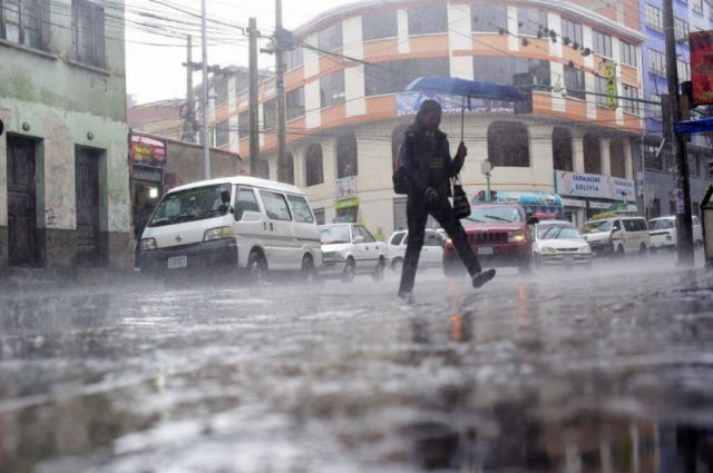 Gobierno de Bolivia mantiene alerta por lluvia hasta el 6 de enero