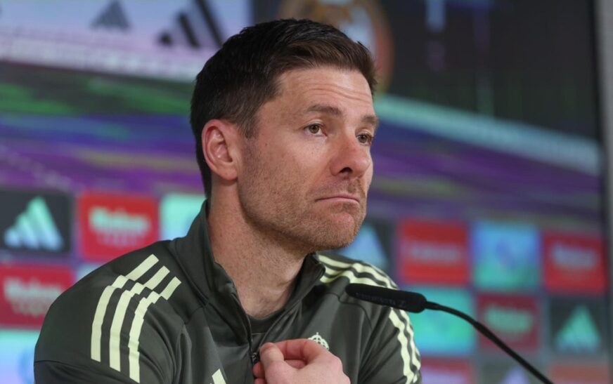 Xabi Alonso advierte sobre la fecha incierta del regreso de Mbappé al campo