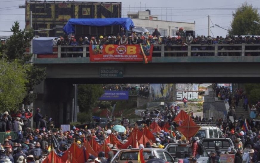 Marcha de la COB llega a La Paz y amenaza con bloqueo indefinido de carreteras