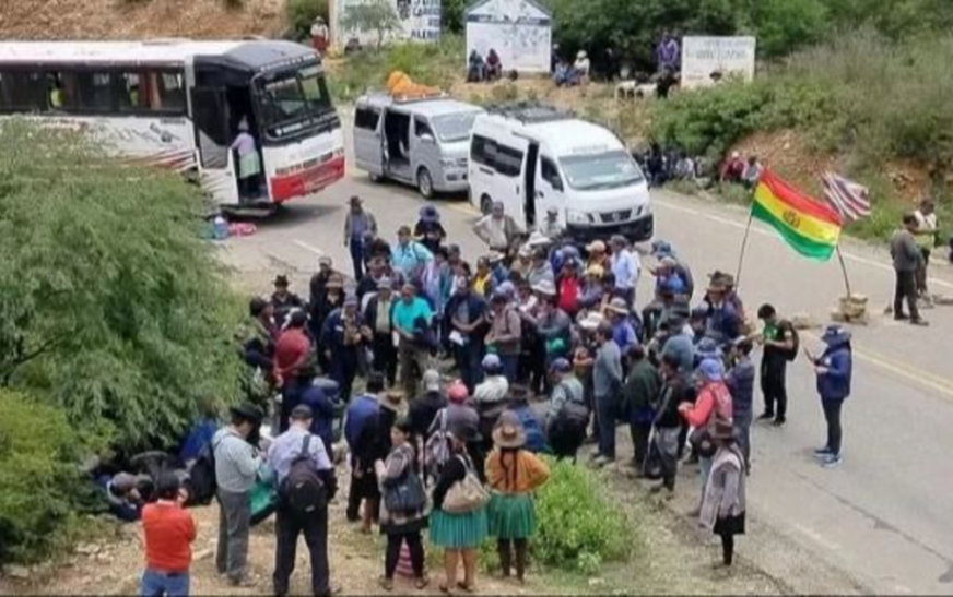 Productores en Bolivia advierten que bloqueo de caminos impulsa inflación y desabastecimiento