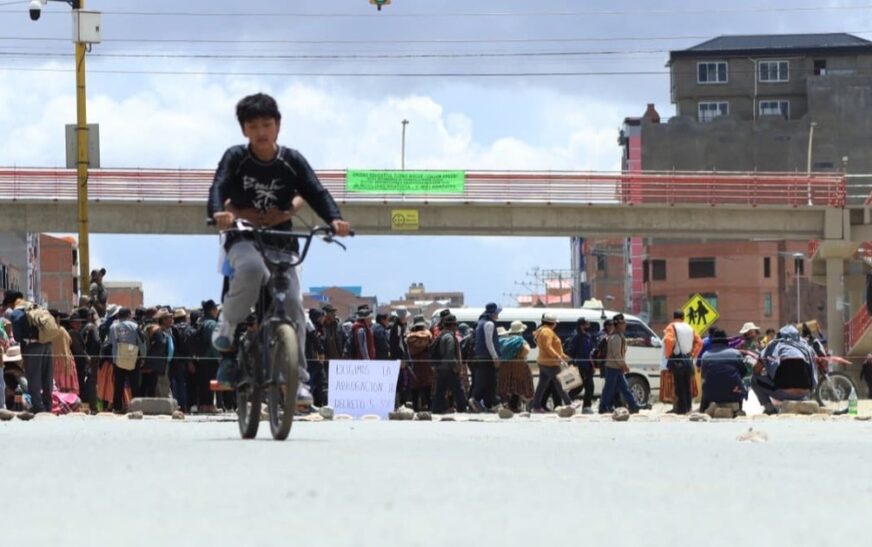 ABC confirma 13 puntos de bloqueo en carreteras de Bolivia este jueves