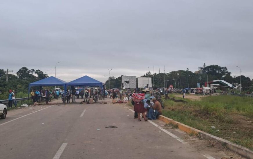 Santa Cruz confirma cuatro bloqueos que afectan rutas al Beni y Cochabamba