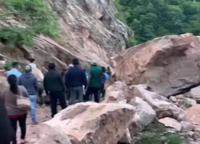 Derrumbe en carretera entre Palos Blancos y Entre Ríos obliga corte vial
