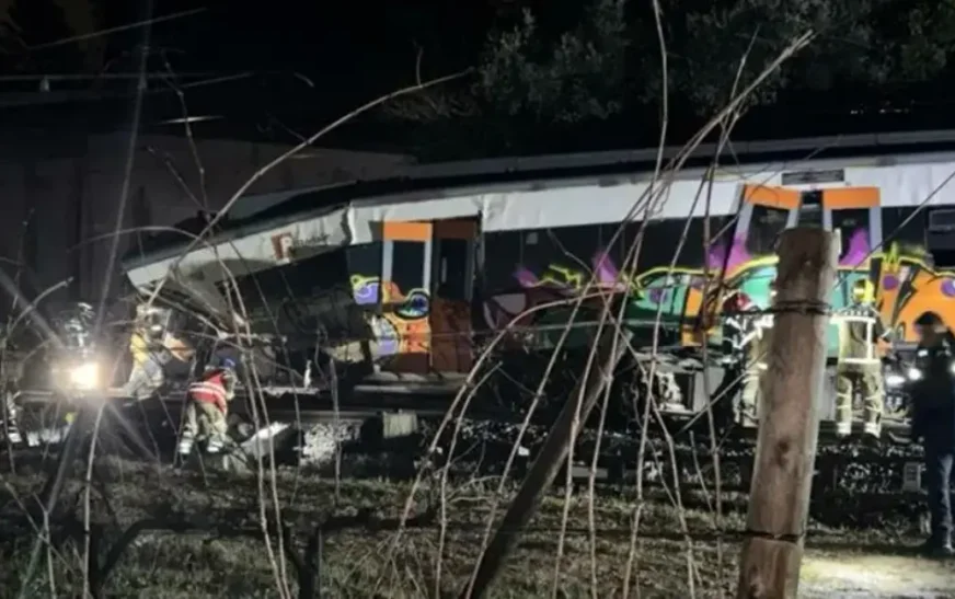 Tren en España choca contra muro y deja un muerto y cuatro heridos graves