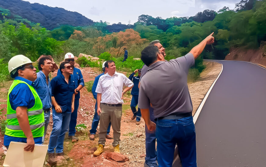 ABC inspecciona ejecución de obra Choere Acheral en ruta Tarija Gran Chaco