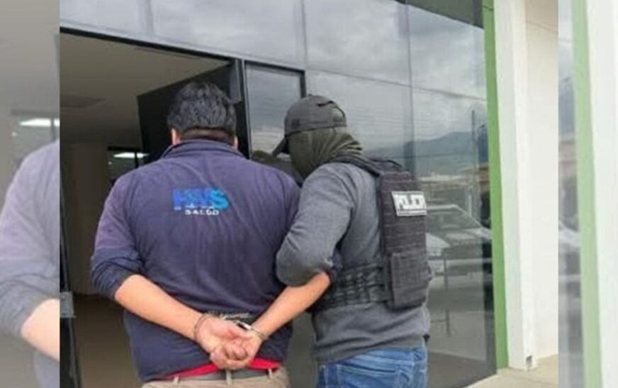 Juez sentencia a 30 años de cárcel a hombre que aceptó feminicidio en La Paz