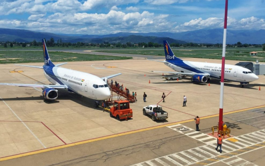 Gobierno y aerolínea privada anuncian nuevas rutas aéreas a Tarija y Sucre