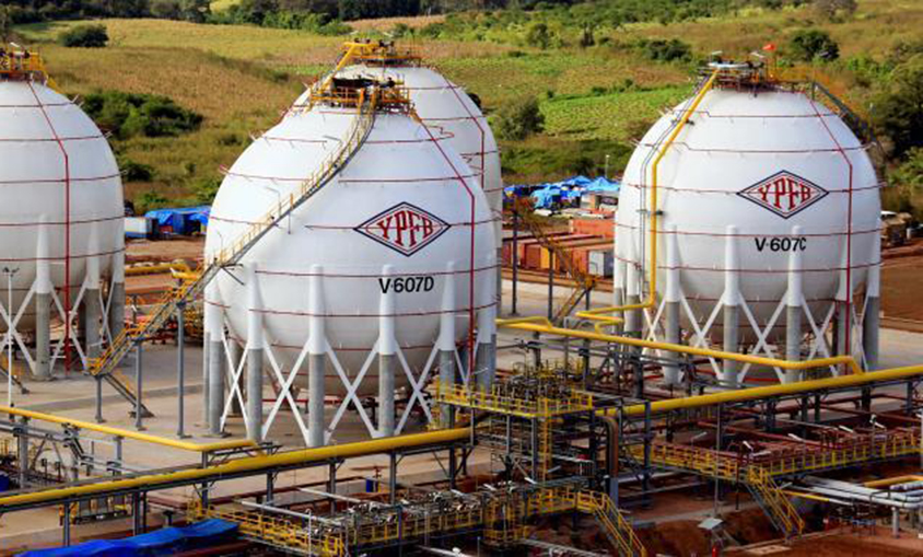 Bolivia confirma dependencia de importación de carburantes y gas natural