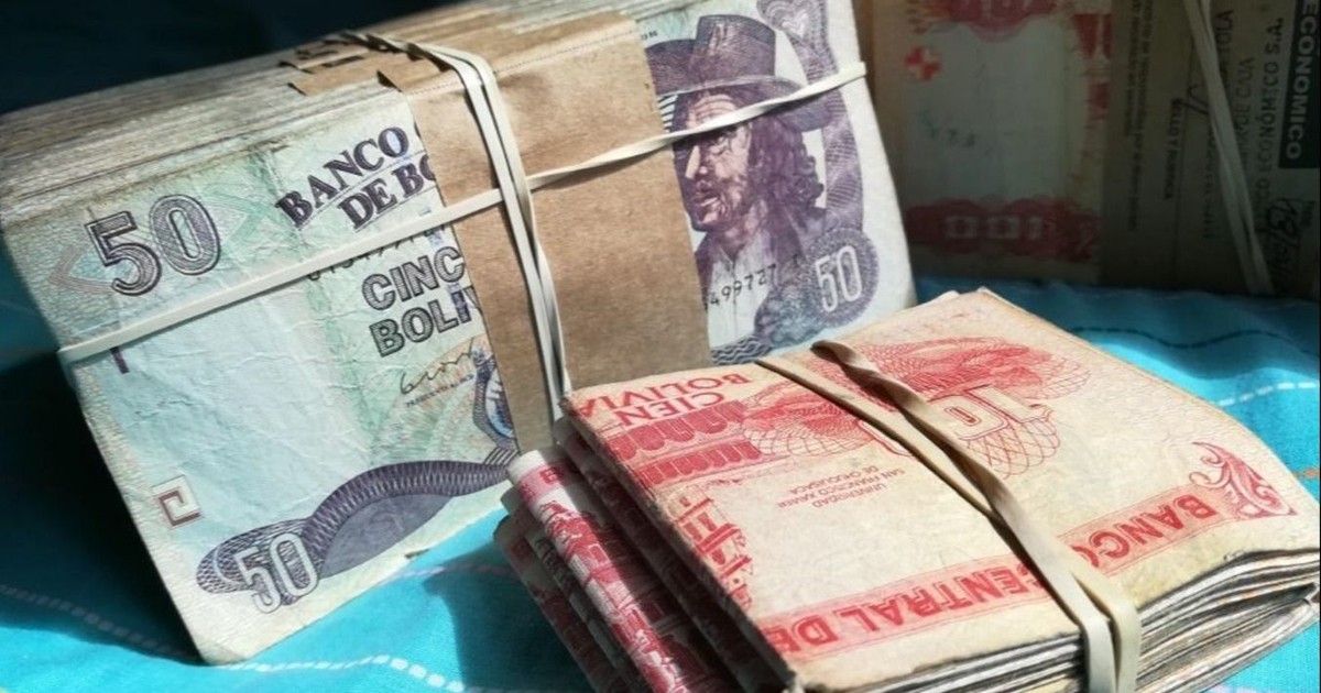 Policía de Achacachi sorprende a pareja con medio millón de bolivianos en efectivo