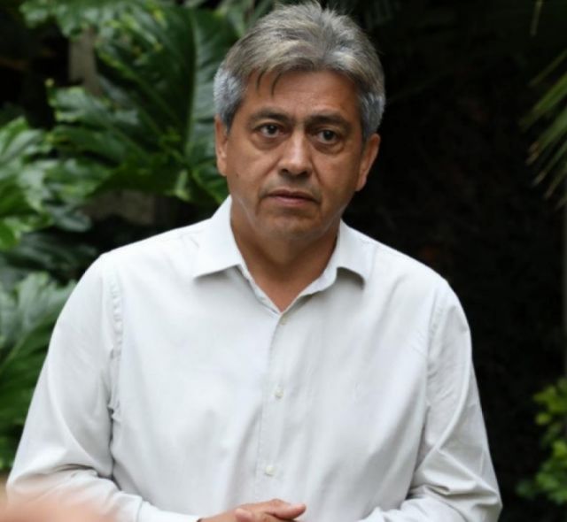 Ciudadano denuncia falsificación de firma en demanda contra Cossío en La Paz