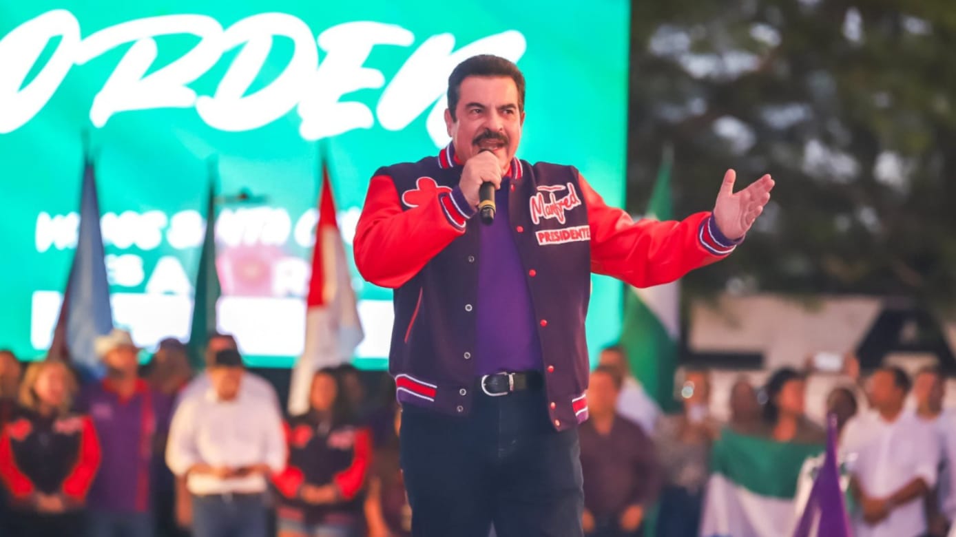 Manfred anuncia estar con la ley en la mano y denuncia guerra sucia tras habilitación