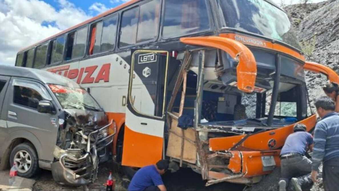 Accidente en carretera Sucre Potosí deja 11 heridos y autoridades confirman atención inmediata