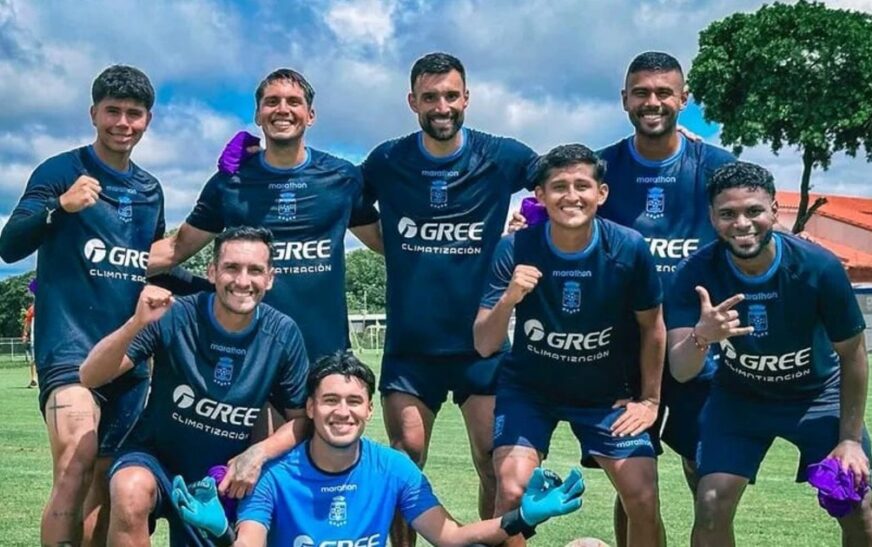 Blooming perfila su once titular para enfrentar a Independiente en Sucre