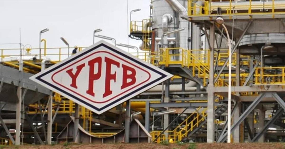 YPFB anuncia plan para sustituir importación de combustibles por crudo en Bolivia