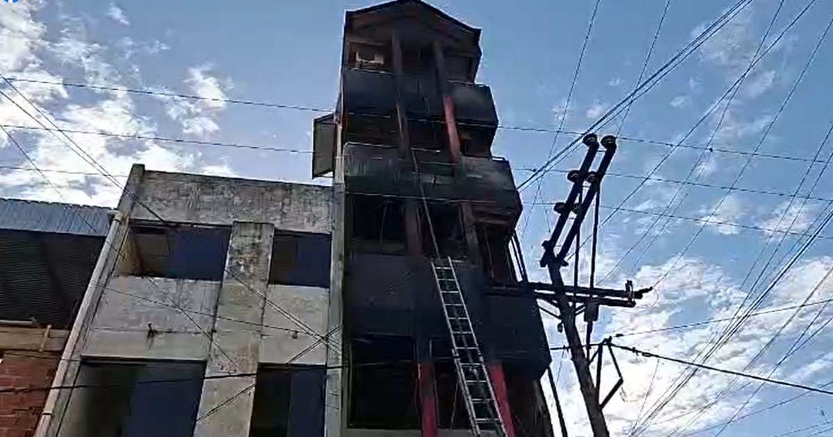 Incendio en Yapacaní destruye estructura principal de edificio en Santa Cruz
