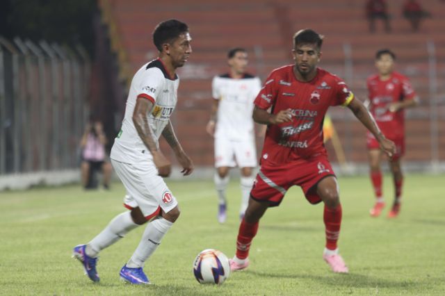 Guabirá vence a Universitario en partido decisivo en Santa Cruz