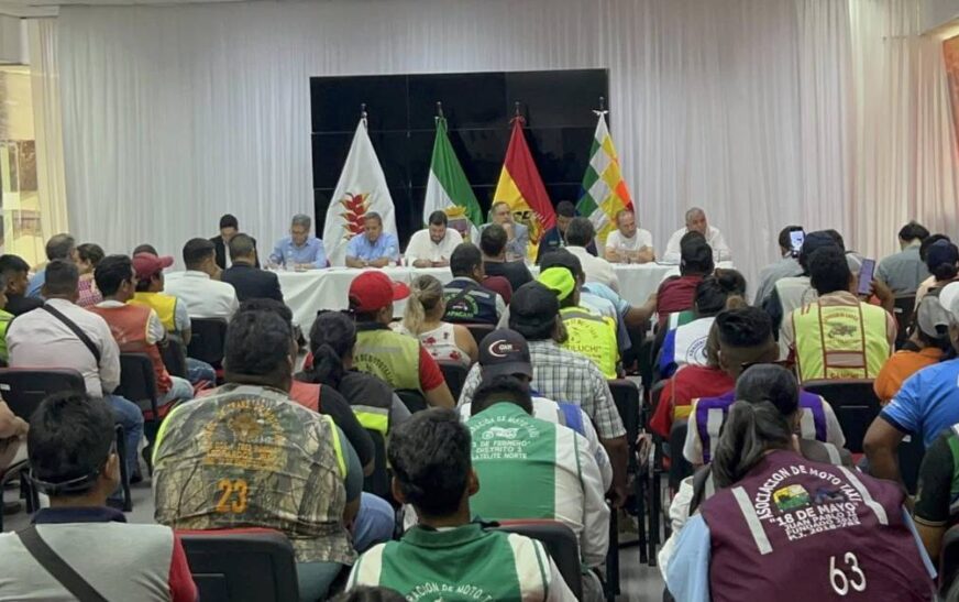 Cívicos de Santa Cruz piden a YPFB reprogramar mesas técnicas por gasolina desestabilizada