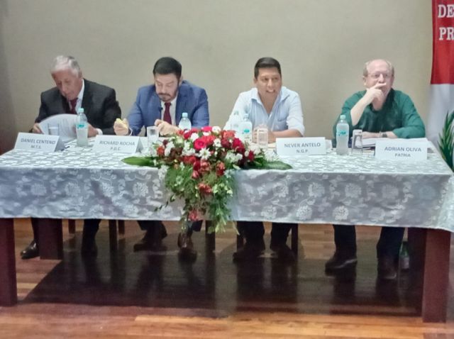 Rocha impulsa gestión empresarial y austera en foro regional de desarrollo