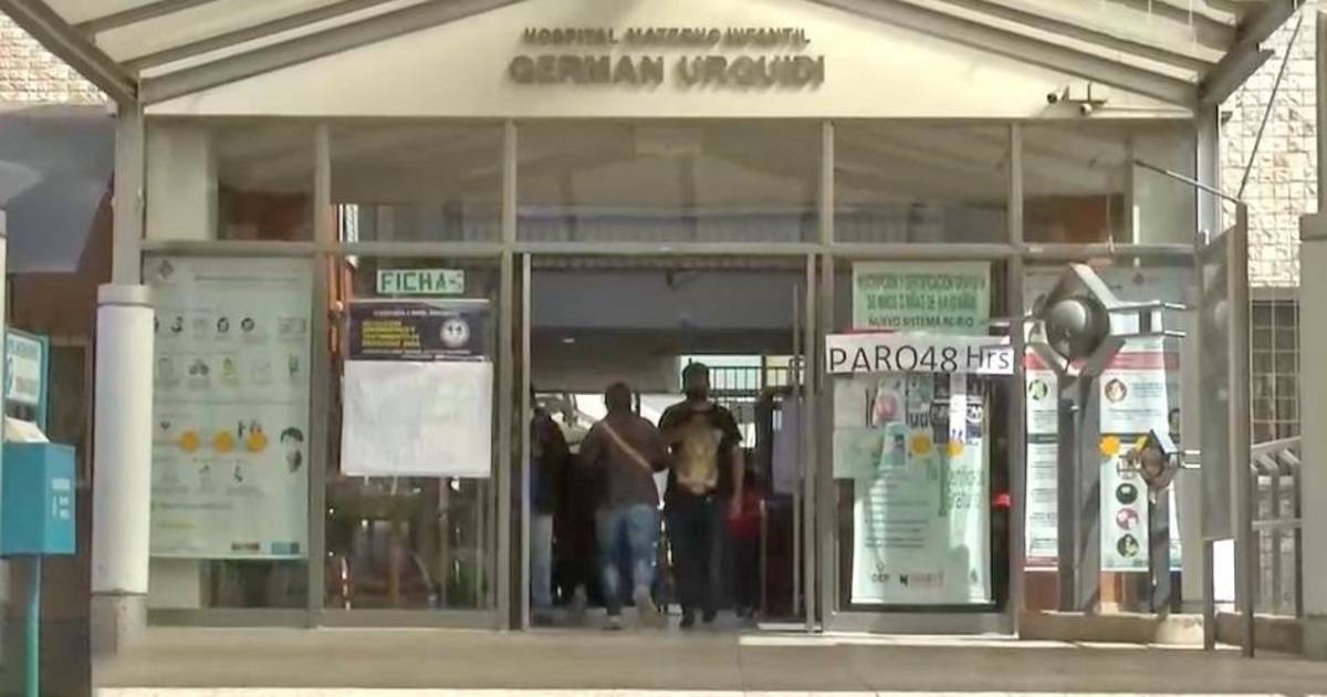 Trabajadores de salud en Cochabamba anuncian paro de 48 horas por pagos adeudados