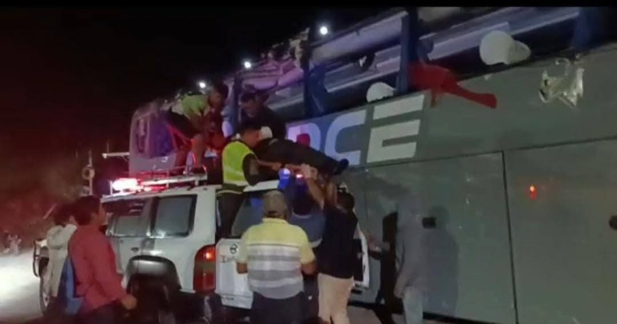 Derrumbe en tramo Tarija Entre Ríos deja siete heridos en accidente de bus