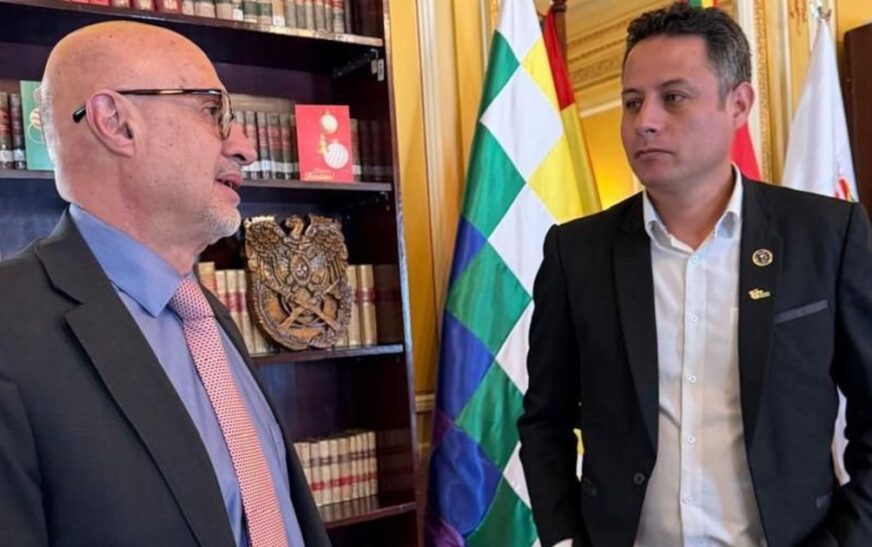 Lupo anuncia coordinación directa y menos burocracia tras reunión con Lara en La Paz