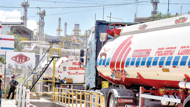 YPFB anuncia revisión del precio del combustible en Bolivia para junio