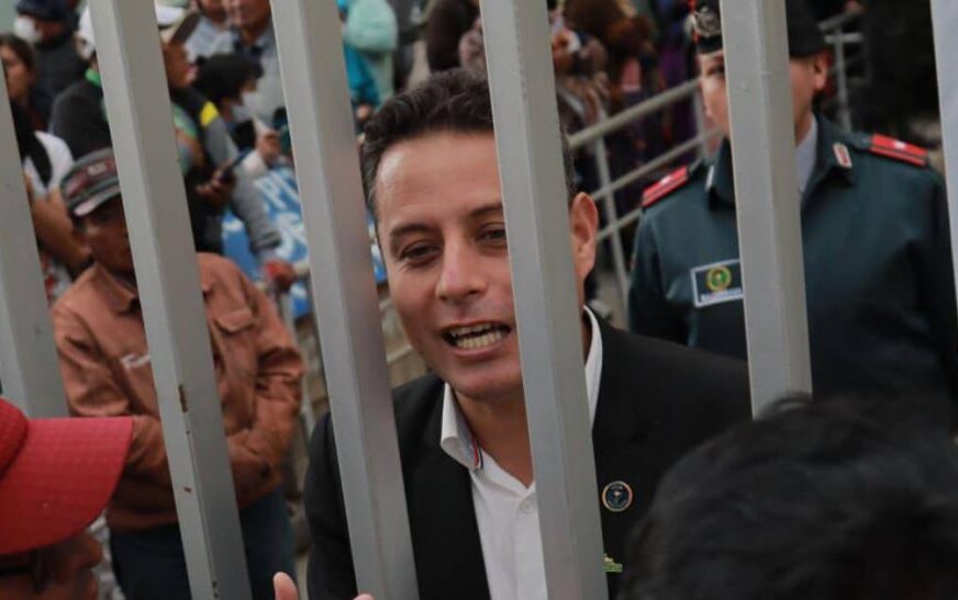 Lara denuncia que comisión de Diputados rechaza proyecto para eliminar renta vitalicia a expresidentes