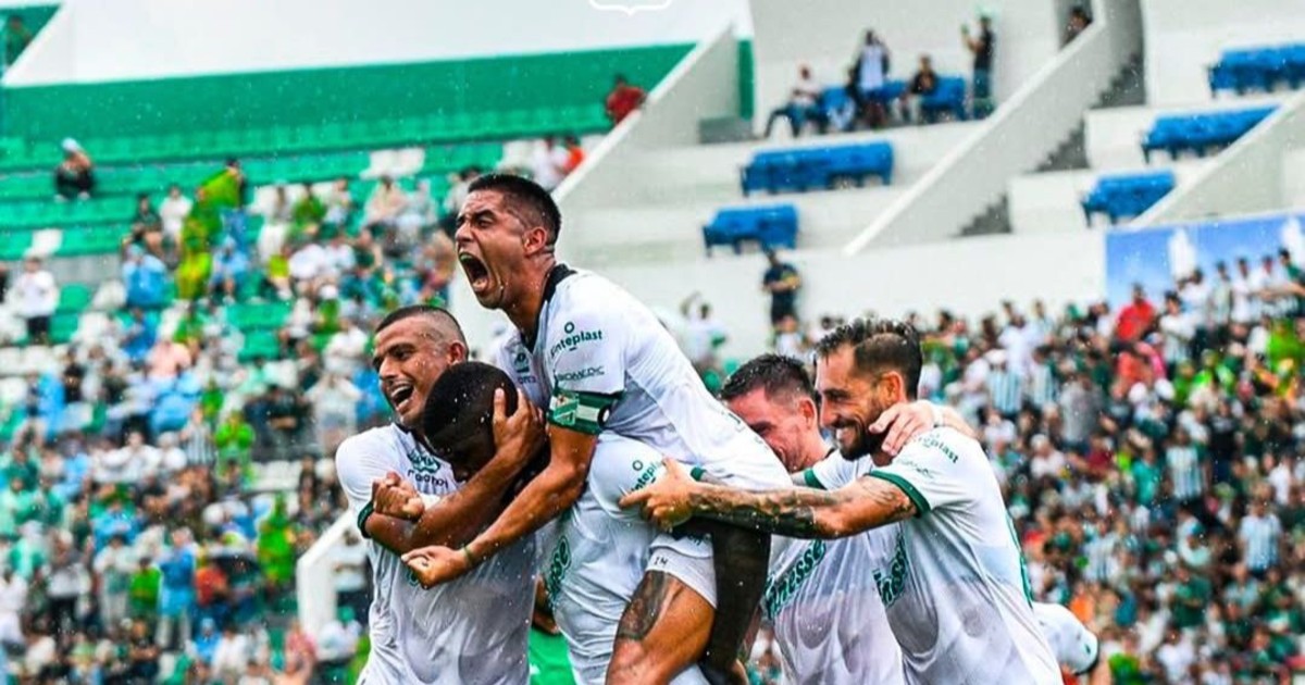 Oriente Petrolero recibe a The Strongest en Santa Cruz en partido clave de la liga