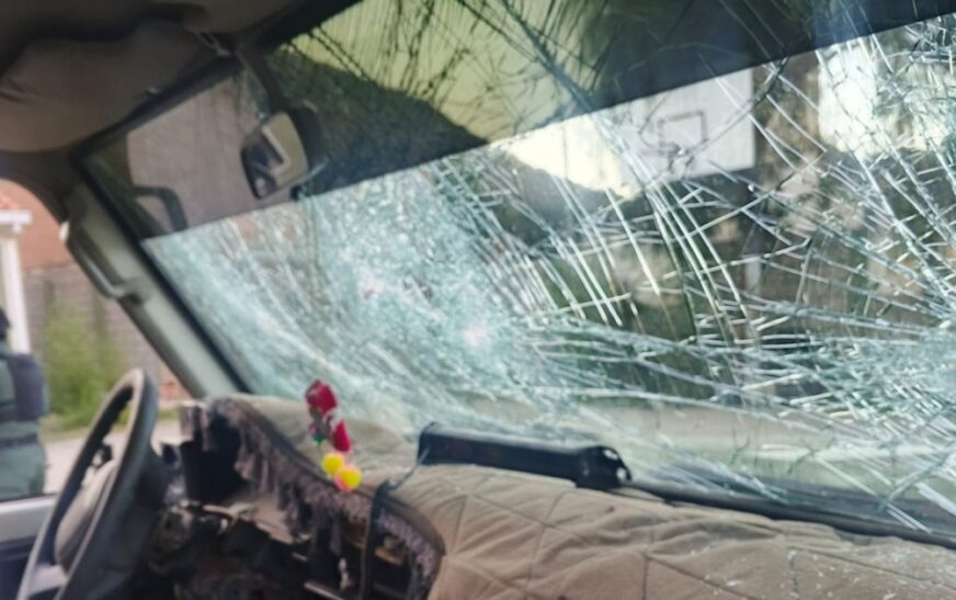 Turba en Tupiza ataca estación policial tras incautación de vehículo indocumentado