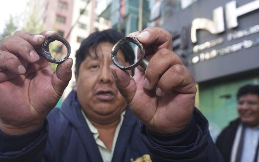 Gobierno de La Paz convoca a choferes para evaluar resarcimiento por gasolina